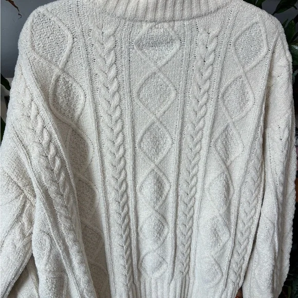 P.J. Salvage Long Sleeve Pine Woods Top | Medium - Picture 6 of 7